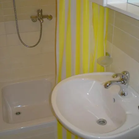 Luka Apartment *