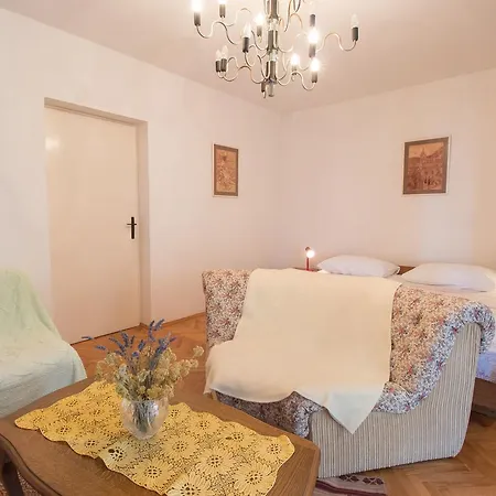Luka Apartment