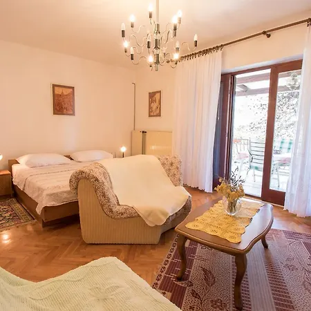 Luka Apartment *